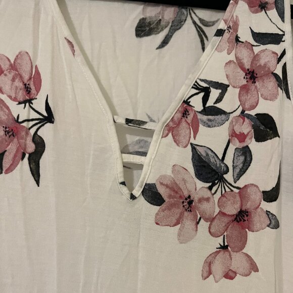 Dynamite Floral Tank Top - Picture 3 of 4